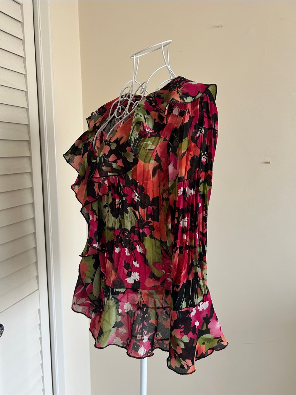 Size M | Allison Taylor | Black Floral Ruffle V-Neck Blouse with Pink & Green - Picture 6 of 11
